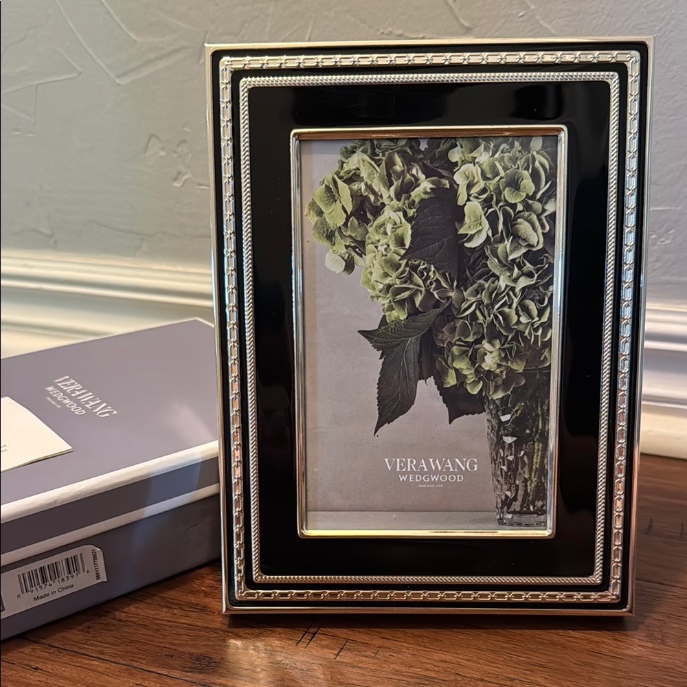 Vera Wang Wedgwood Picture Frame